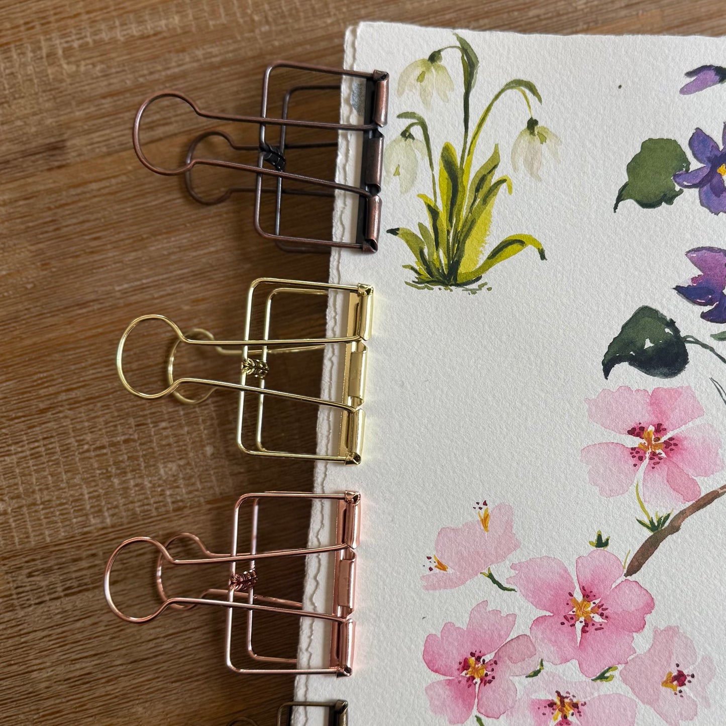 Large hollow binder clips