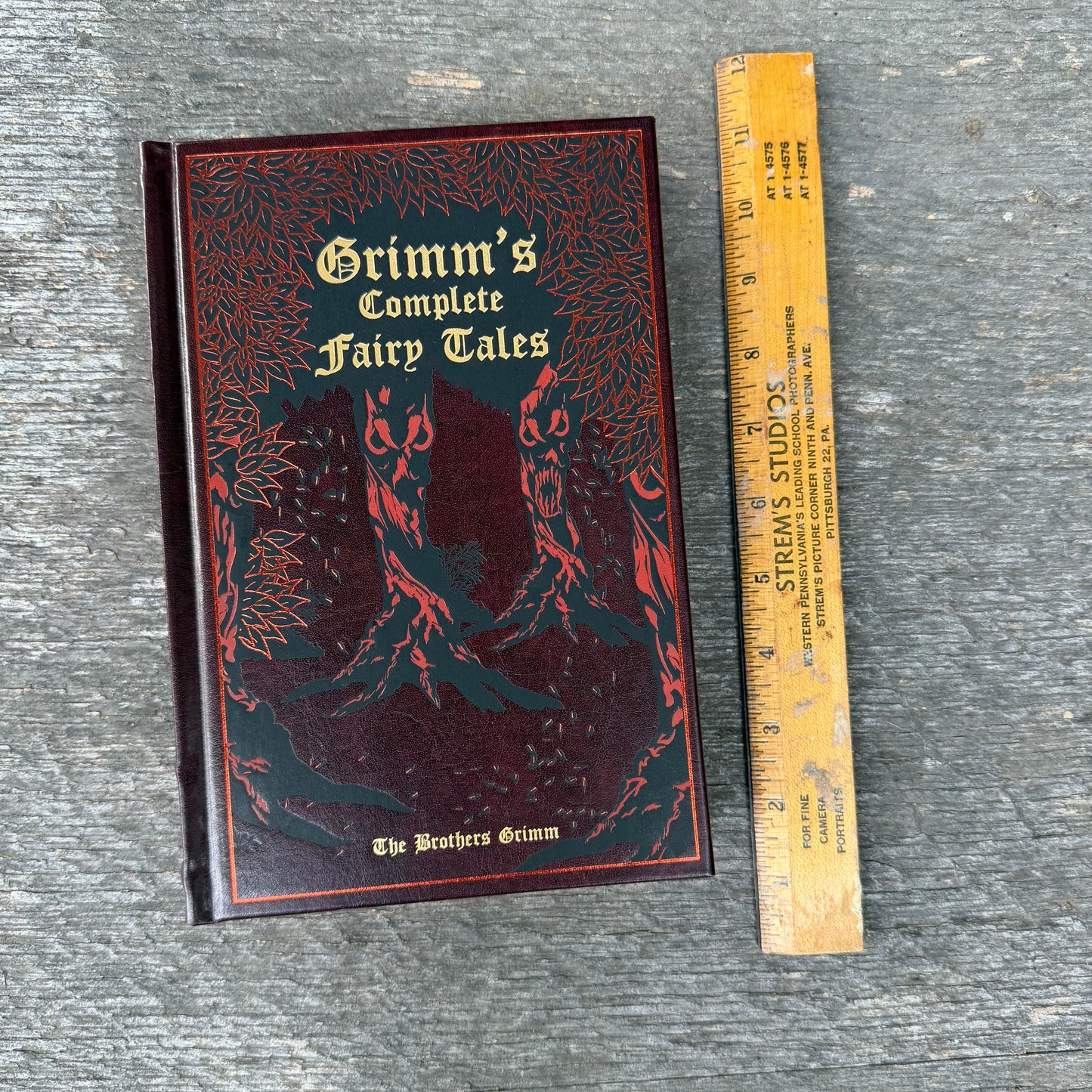 Grimm's Complete Fairy Tales