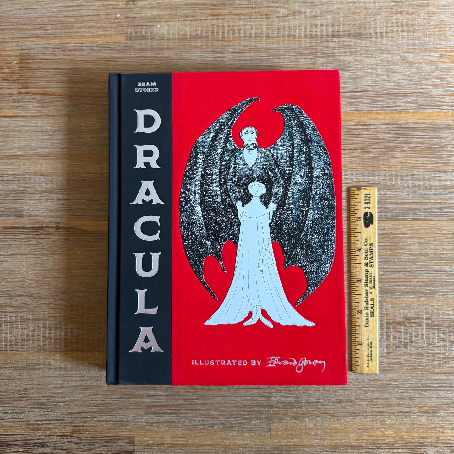 Dracula - Deluxe Illustrated Classics