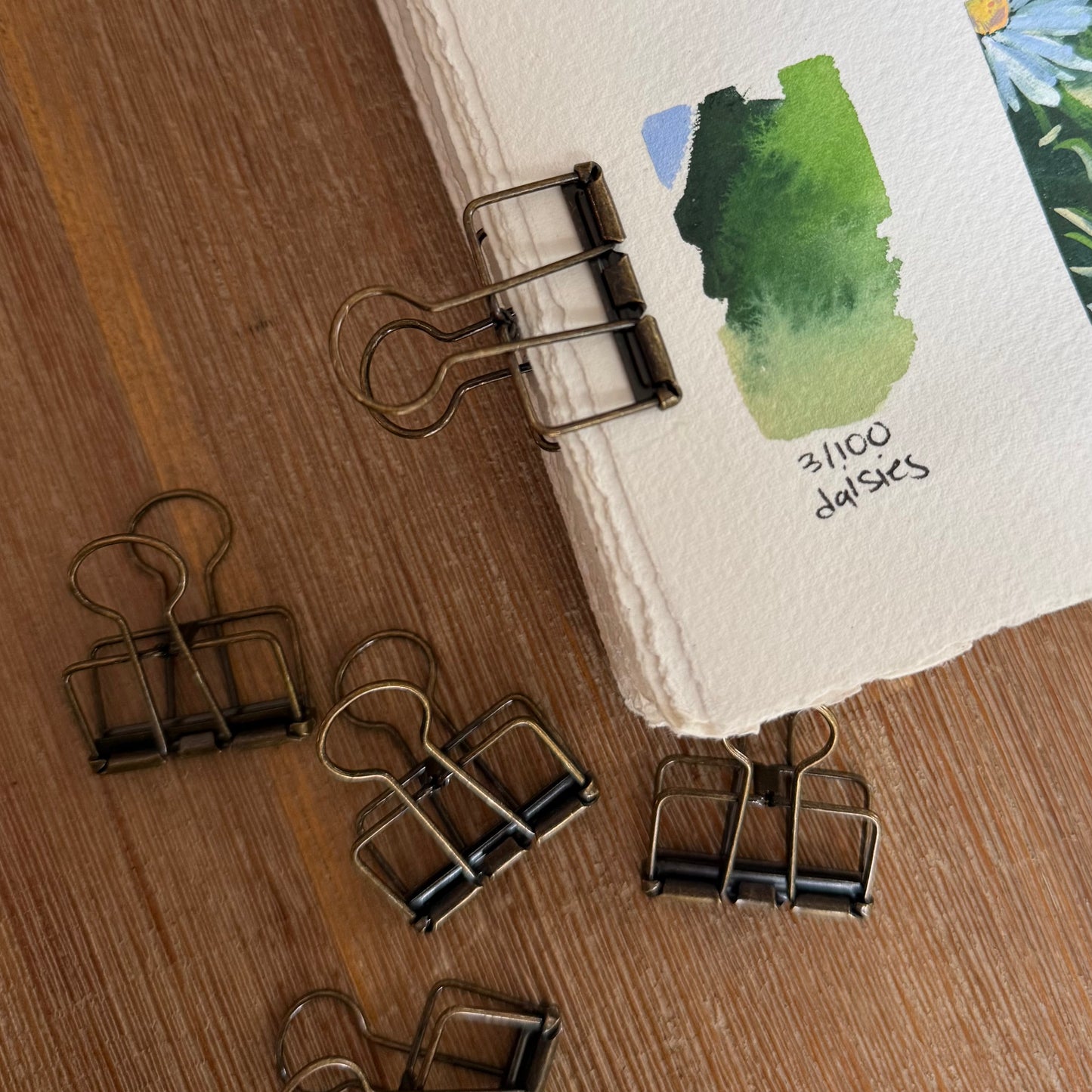 Medium hollow binder clips